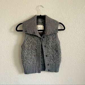 Small wool sweater vest